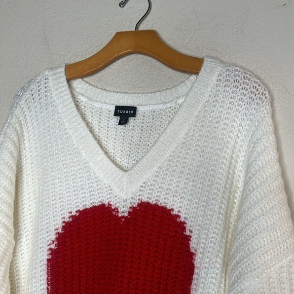 NWOT Torrid V-neck Heart Pullover Sweater Sz 3 Valentine’s Day - Picture 9 of 11